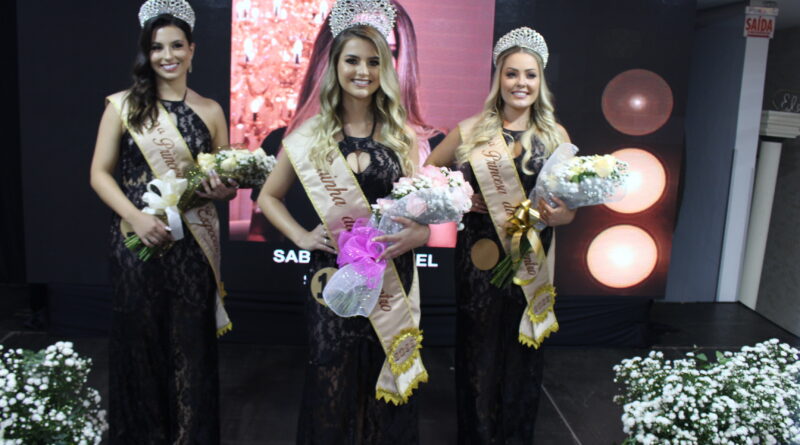 Gabriela Gomes, 2ª princesa, Sabrina Carniel, rainha e Gabriela Magalhães, 1ª princesa