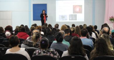 Doutora Luciana Silva dividiu experiências com o público presente